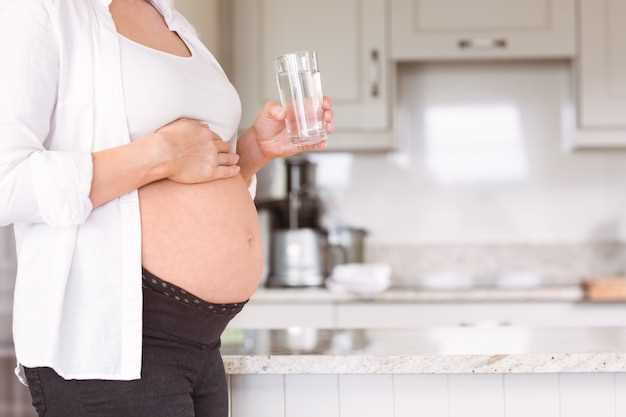 Почему беременным женщинам постоянно хочется пить воду?